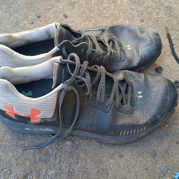 Under Armour Black and Gray Athletic Shoes - Picture 1 of 12